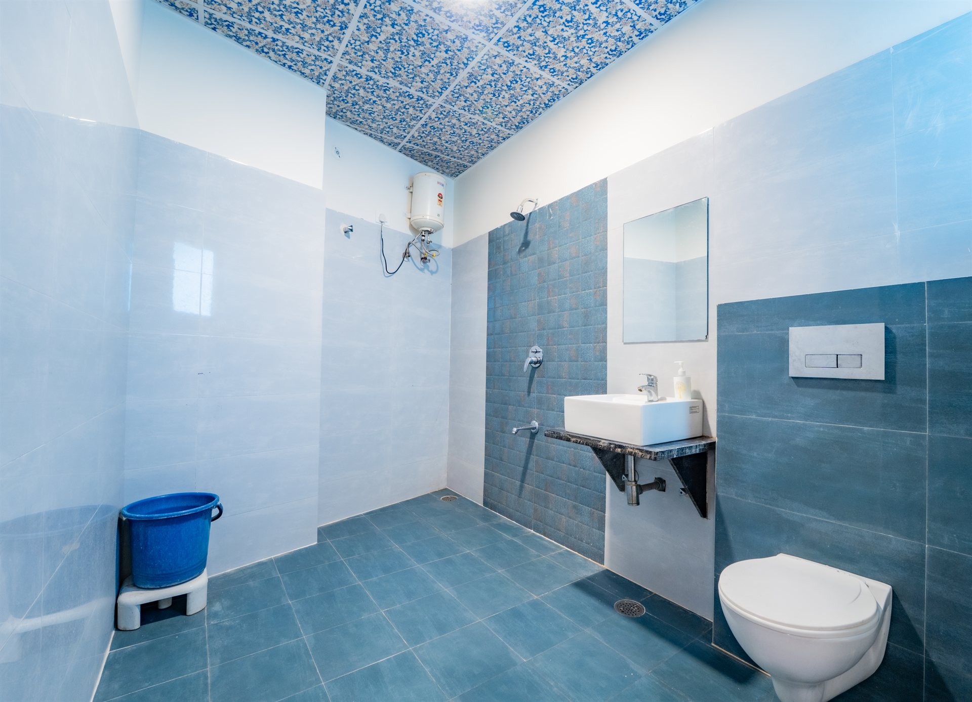 Pristine Ceramic Sanitary Ware & Mirror